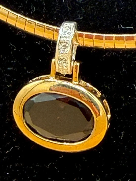 Avon Gold Collar Necklace with Amber/red Stone Pendant - Picture 3 of 4